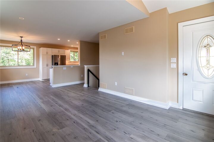 Property Photo:  127 Dunbar Dr  PA 15235 