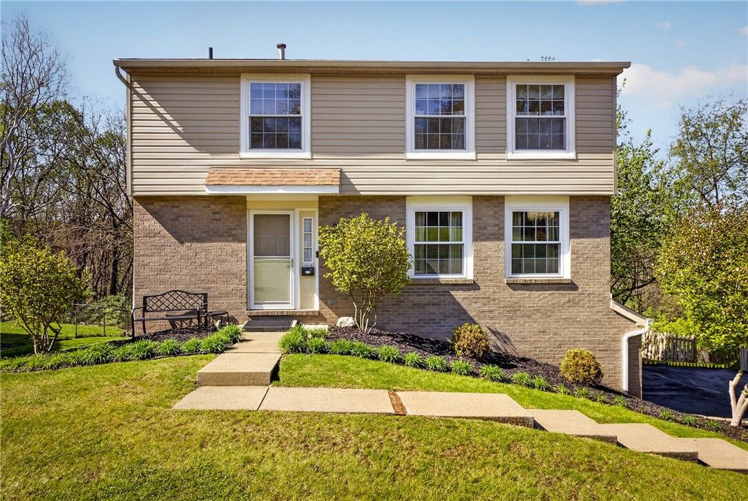 Property Photo: 1774 Norsen Dr PA 15243