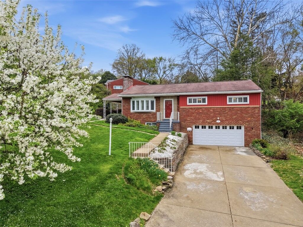 Property Photo:  401 Clair Dr  PA 15241 