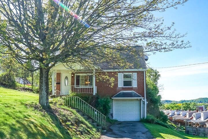Property Photo:  434 Mary St  PA 15644 