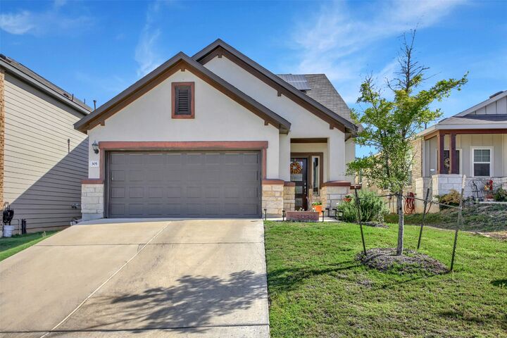Property Photo:  305 Satsuma Drive  TX 78610 