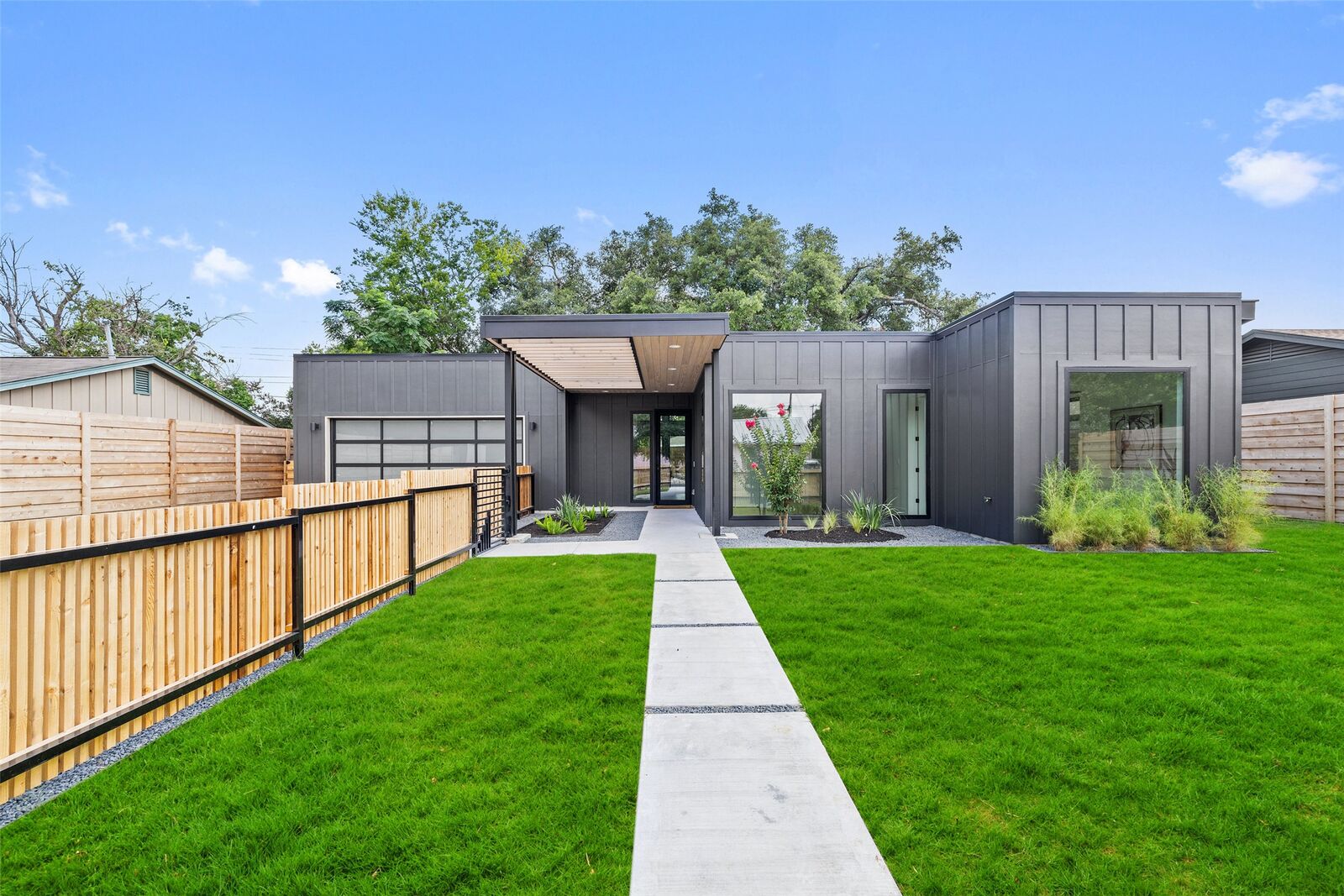 Property Photo:  2305 Southern Oaks Drive  TX 78745 