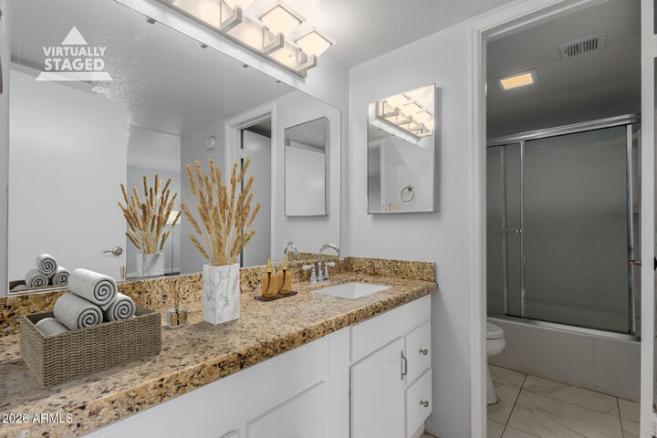 Property Photo:  10444 N 69th Street Apt 206  AZ 85253 