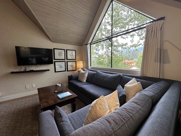Property Photo: 4293 Mountain Square 904wk15 BC V8E 1B8