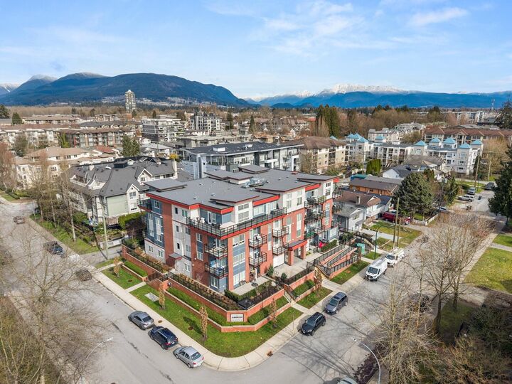 2389 Hawthorne Avenue 206 — photo 1