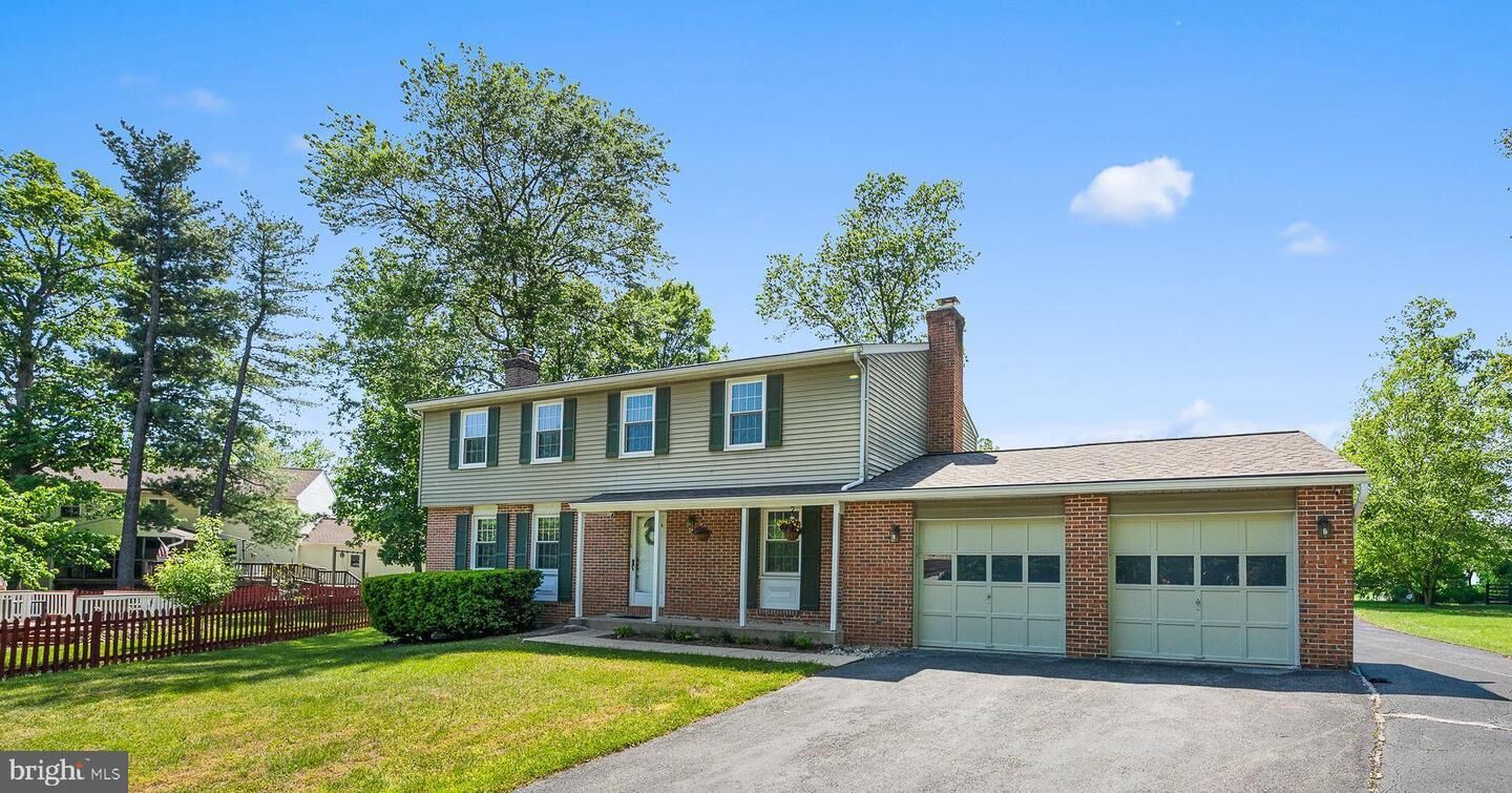 Property Photo:  104 Deerwood Court  VA 20164 