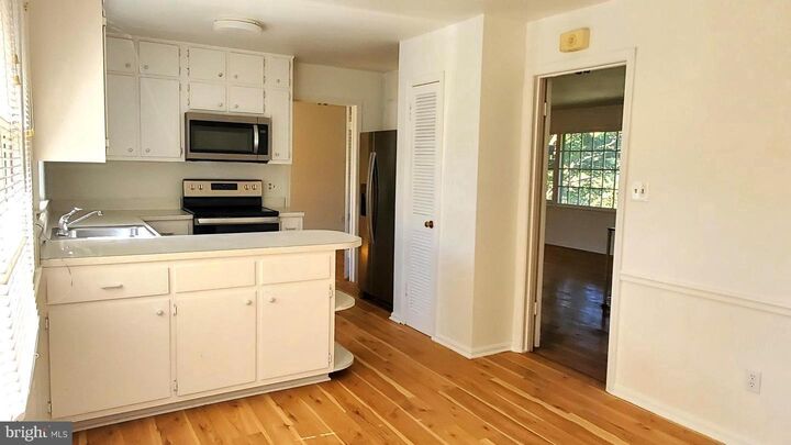 Property Photo:  6449 Johns Road  VA 22043 