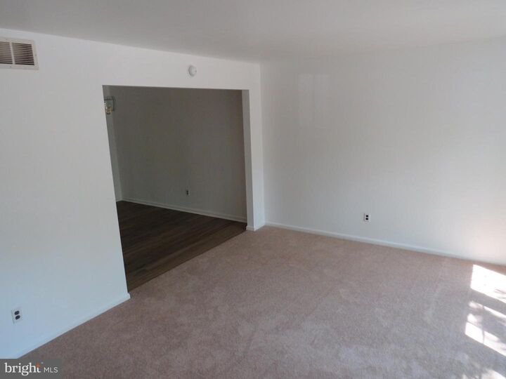 Property Photo:  123 Quail Hollow Drive  DE 19904 