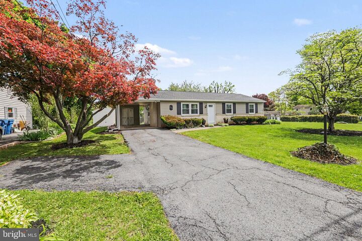 Property Photo:  605 Old Grove Road  PA 17055 