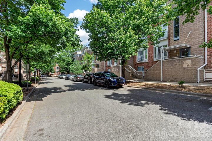 Property Photo:  639 Raphael Place  NC 28205 