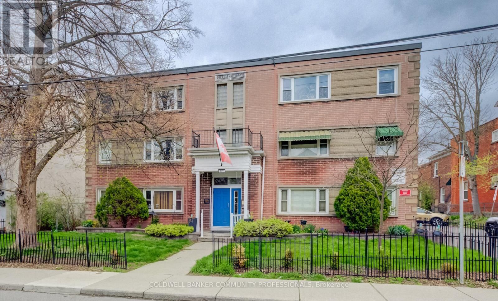 Property Photo:  137 Emerald Street South  ON L8N 2V4 