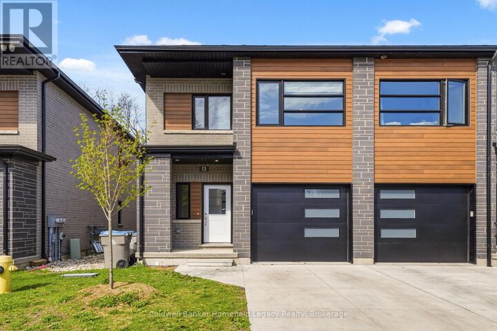 Property Photo:  275 James Street South 13  ON N4X 1C6 