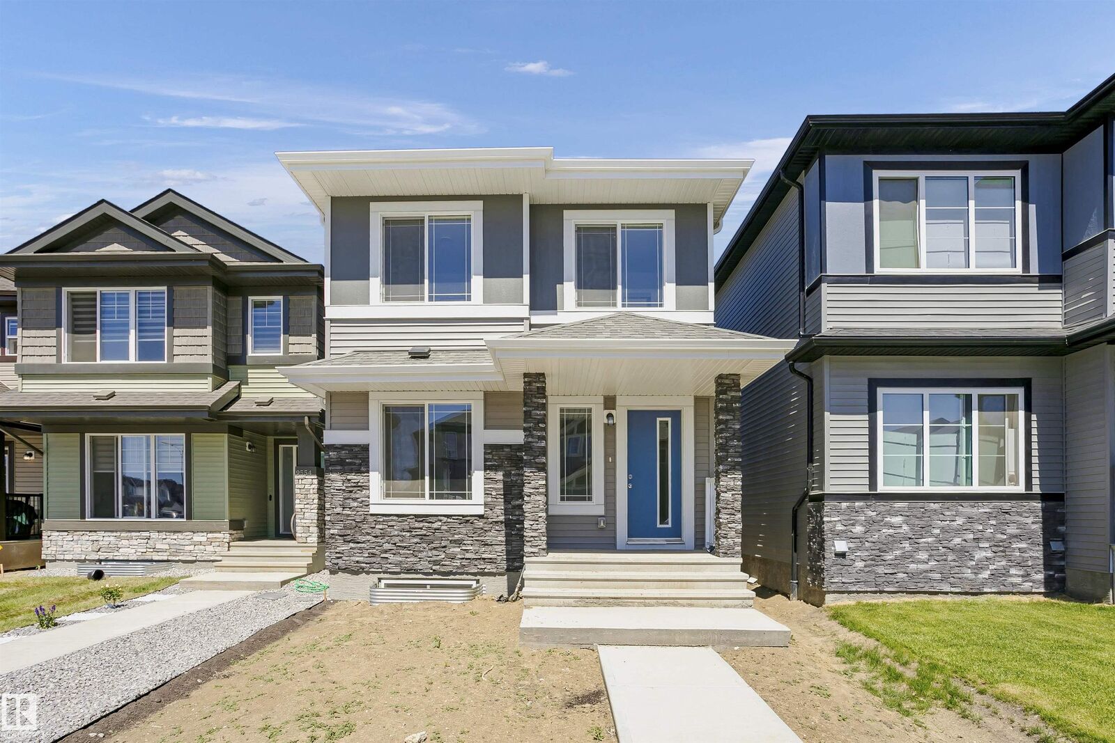 Property Photo:  9552 Carson Bend SW  AB T6W 5H6 