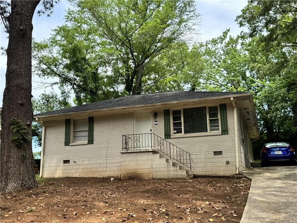Property Photo: 2076 W Flat Shoals Terrace GA 30034