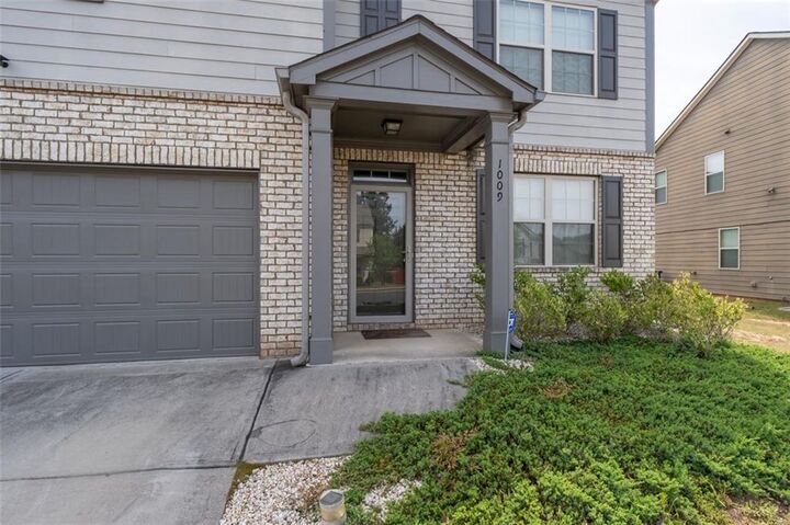 Property Photo:  1009 Eldon Lane  GA 30213 