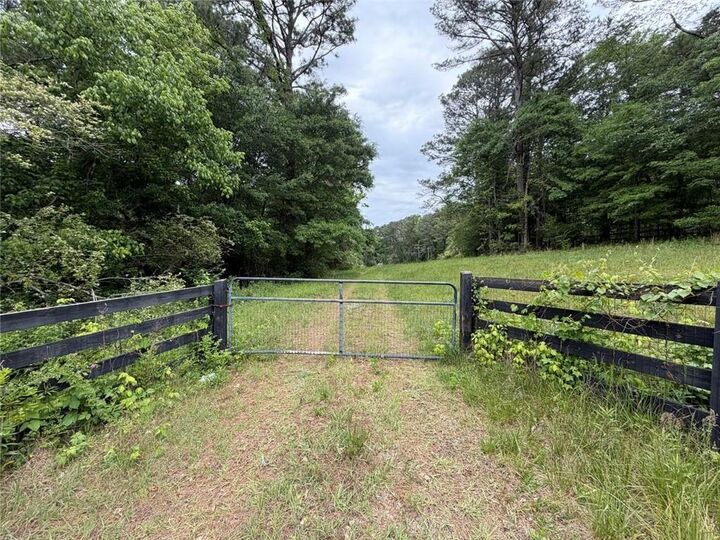 Property Photo:  565B Avery Road  GA 30115 