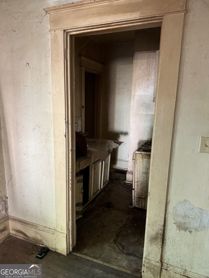 Property Photo:  384 Hopkins Street SW  GA 30310 