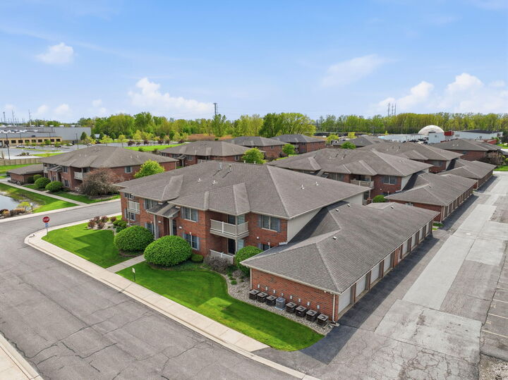 Property Photo:  607 Cambridge Court 1B  IN 46321 