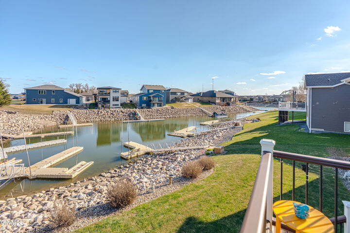 Property Photo:  2223 Bridgeview Court SE  ND 58554 