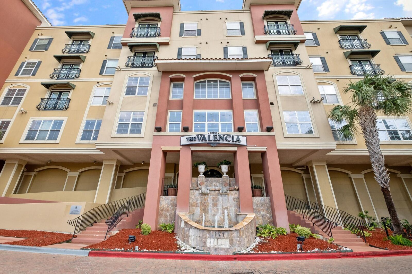 Property Photo:  1711 Old Spanish Trail 303  TX 77054 