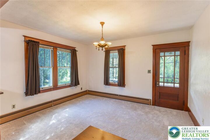Property Photo:  2049 Bushkill Park Drive  PA 18040 