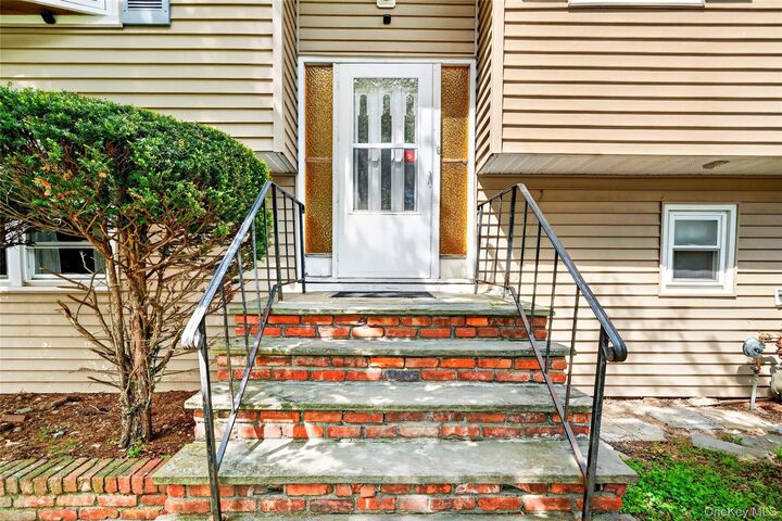 Property Photo:  27 Hastings Lane  NY 10980 