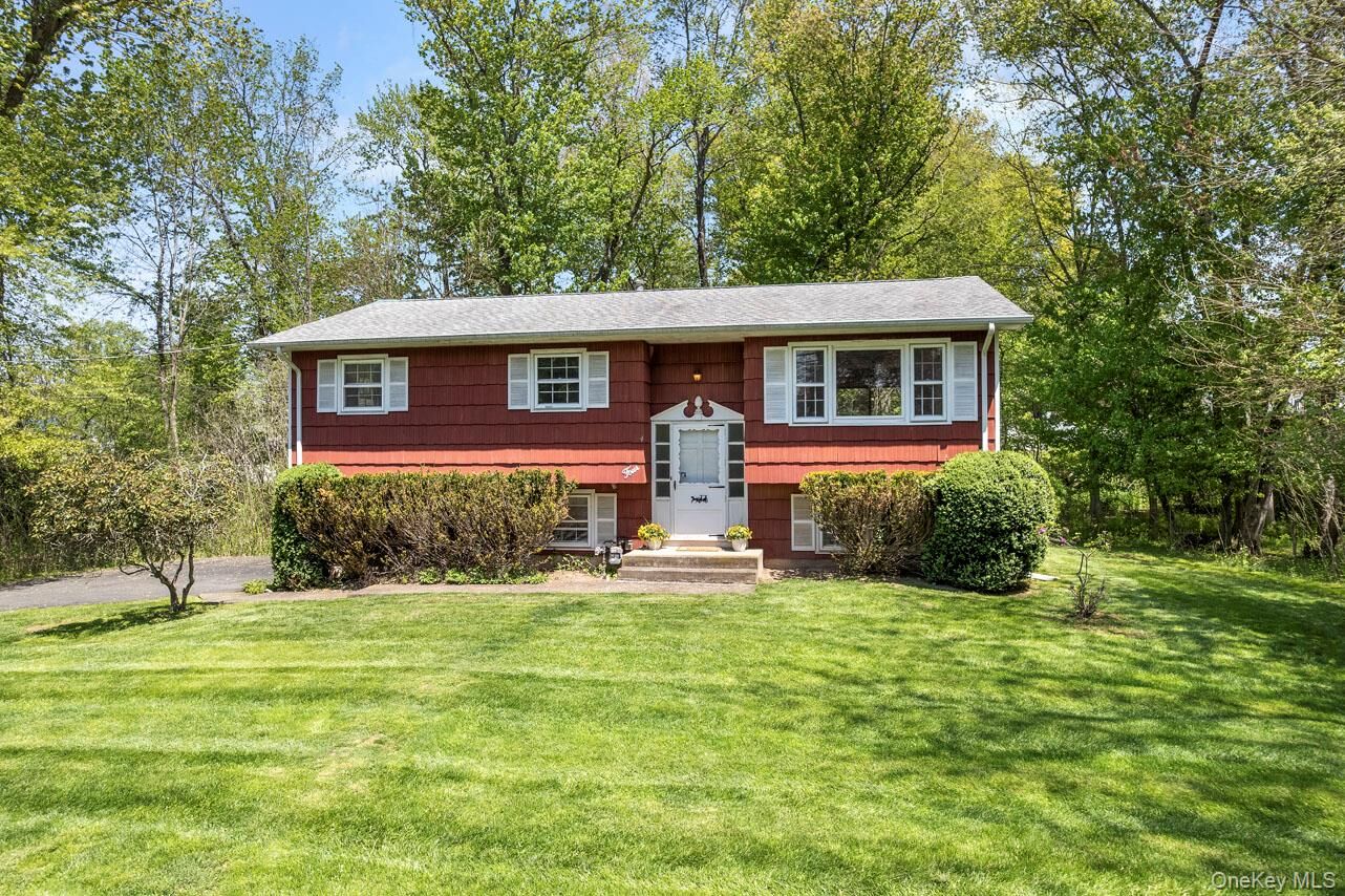 Property Photo:  4 Brentwood Drive  NY 10956 