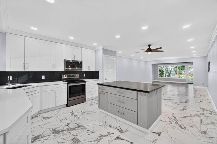 Property Photo:  2284 Spanish Drive 6  FL 33763 