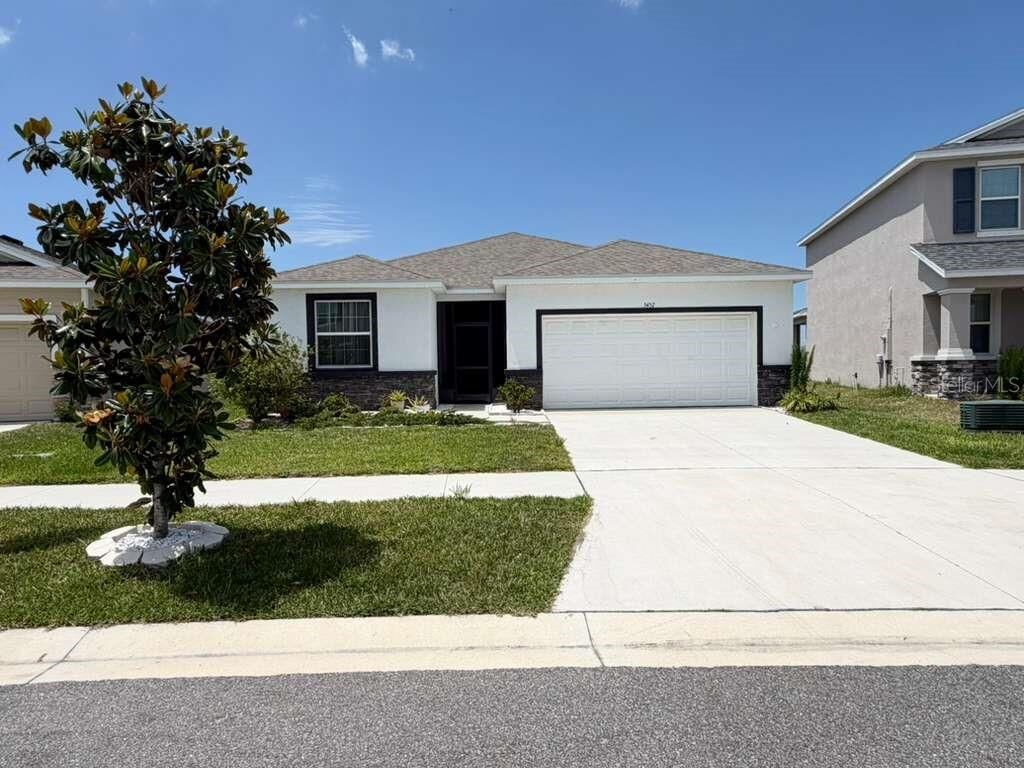 Property Photo:  5452 Flint Hills Drive  FL 33598 