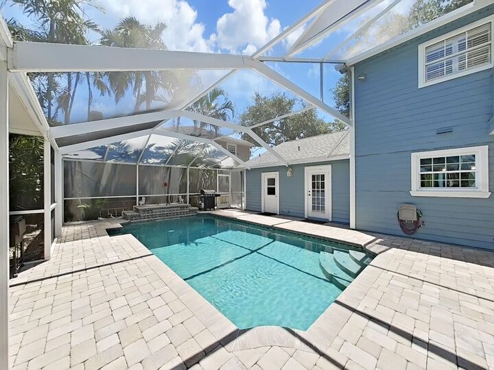 Property Photo:  7645 Harbor View Way  FL 33776 