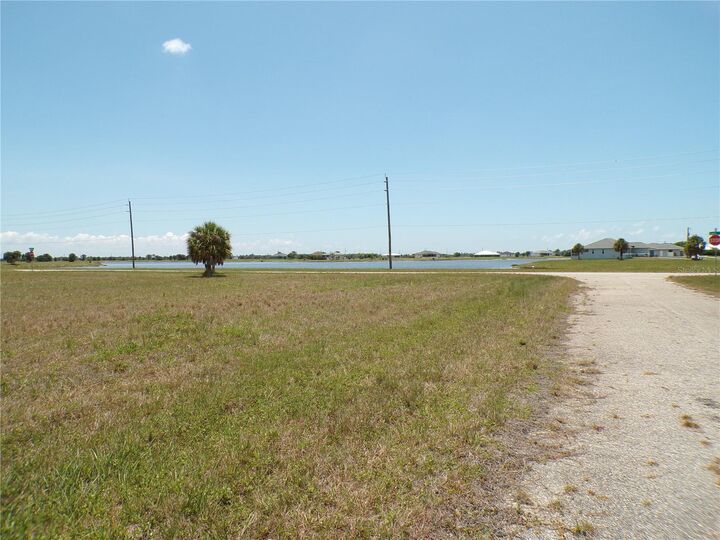 Property Photo:  3 Birch Court  FL 33946 