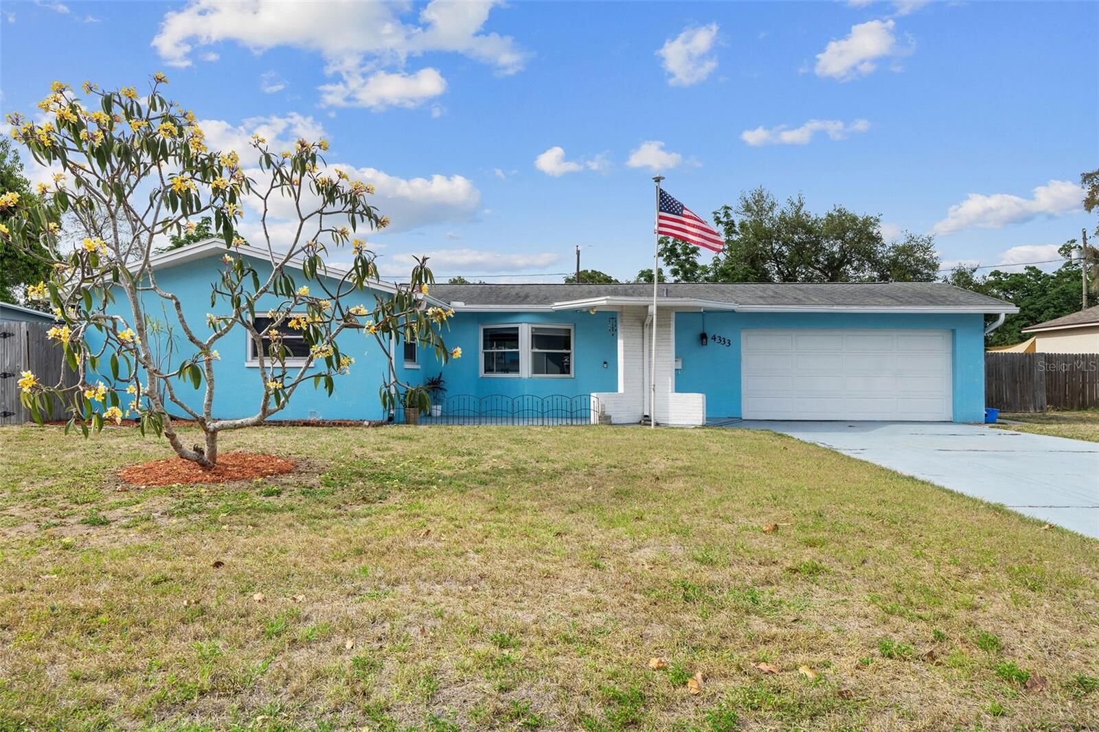 Property Photo:  4333 71st Avenue N  FL 33781 