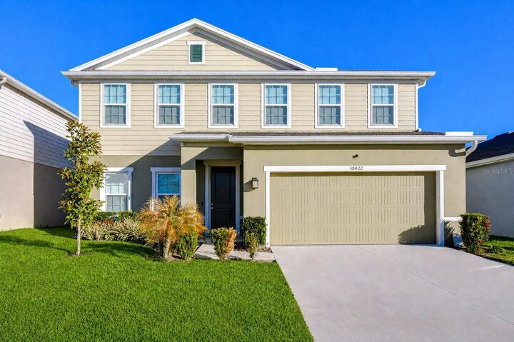 Property Photo: 10422 Gliding Eagle Way FL 34638