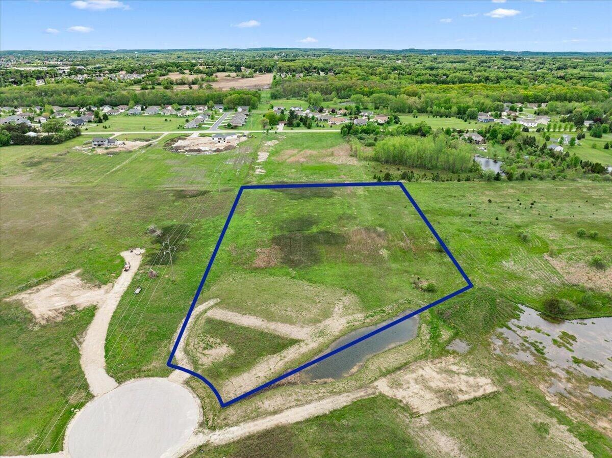 Property Photo:  2016 Davids View Ln  WI 53090 