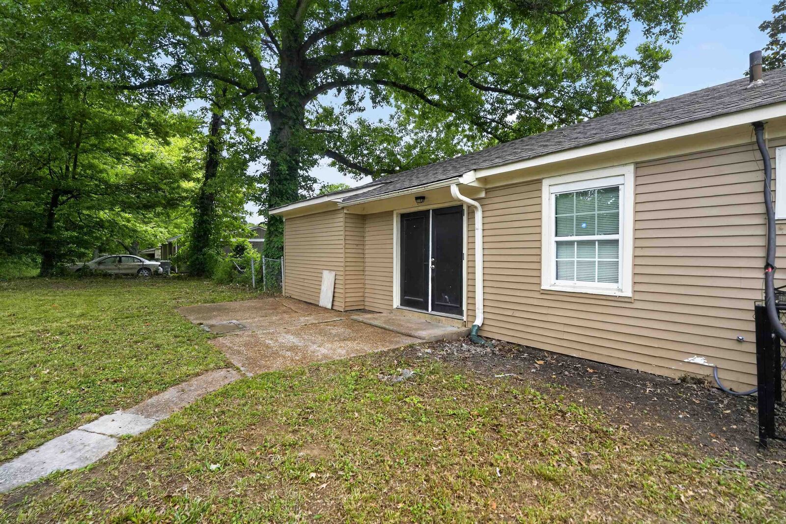 Property Photo:  2328 Millbrook Ave  TN 38127 