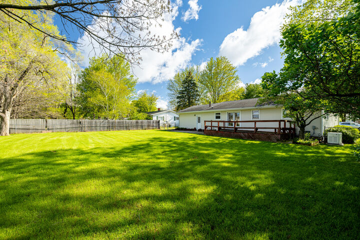 Property Photo: 5306 Osburn Drive MI 49286
