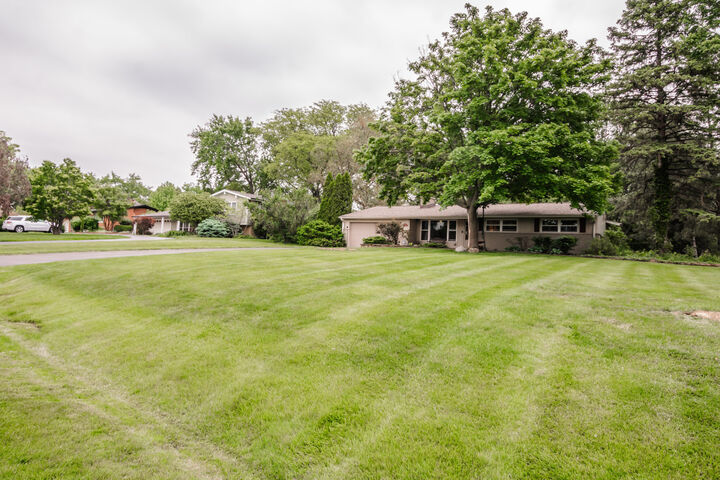 Property Photo:  9S771 Brookbank Road  IL 60527 