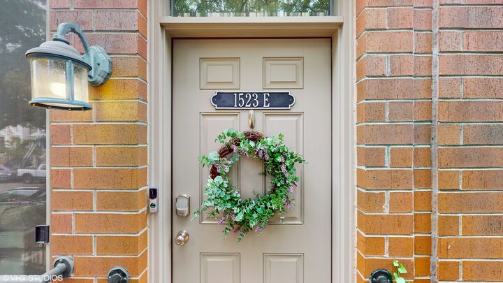 Property Photo:  1523 W Henderson Street E  IL 60657 