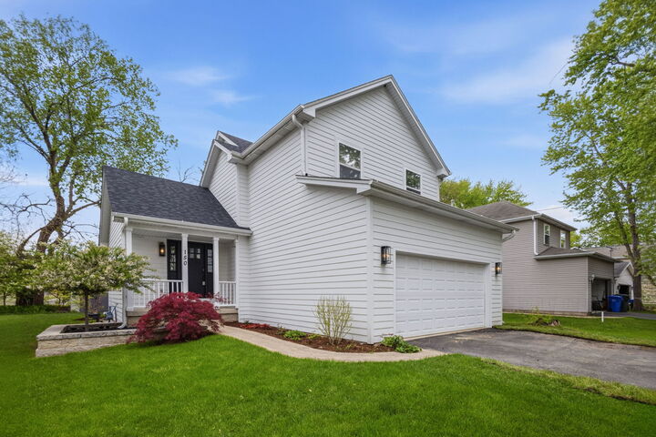 Property Photo:  150 Wilson Way  IL 60177 