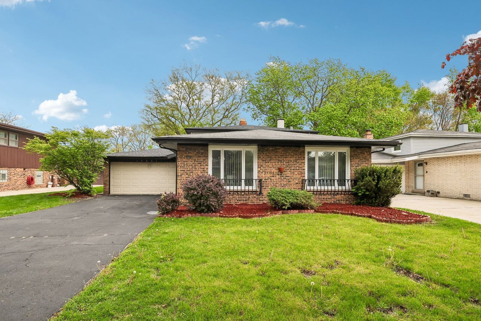 Property Photo:  15631 E End Avenue  IL 60419 