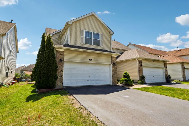 Property Photo: 416 Grace Drive IL 60156
