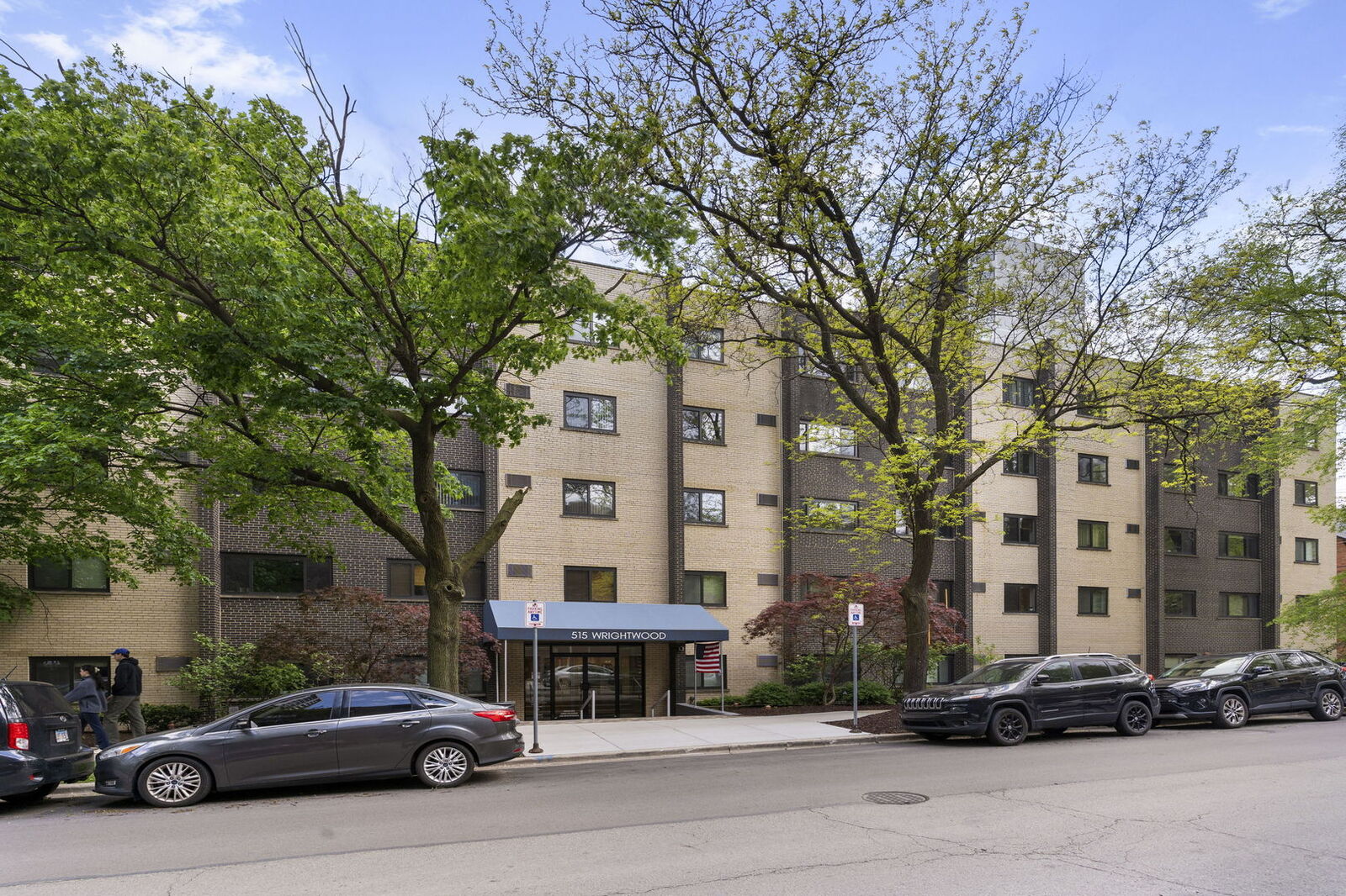 Property Photo:  515 W Wrightwood Avenue 217  IL 60614 