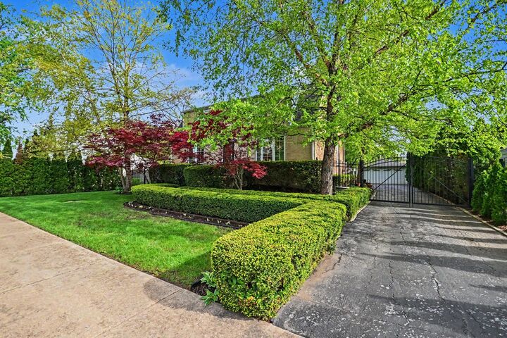 Property Photo:  6433 W 82nd Street  IL 60459 