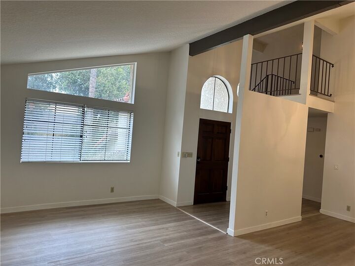 Property Photo:  22518 Avenue San Luis  CA 91364 