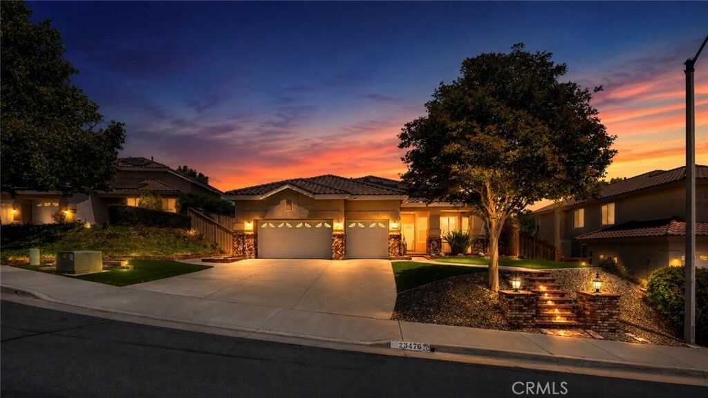 Property Photo:  23476 Bending Oak Court  CA 92562 