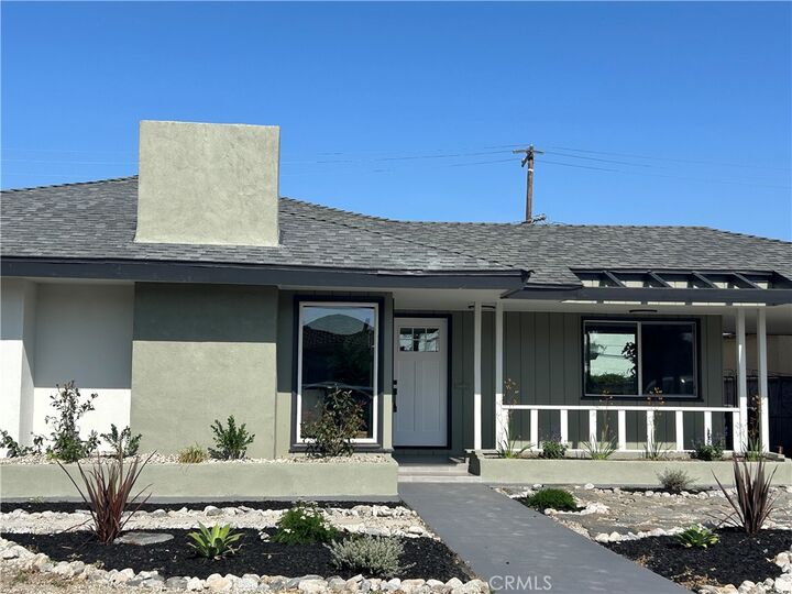 Property Photo:  308 S Poinsettia  CA 90221 