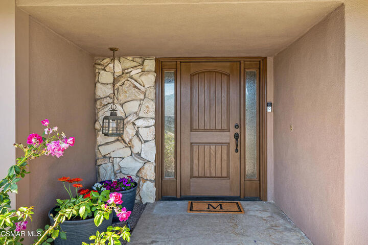 Property Photo:  29 Wales Street  CA 91360 
