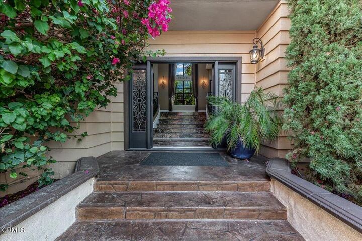 Property Photo:  317 El Tuaca Court  CA 93010 