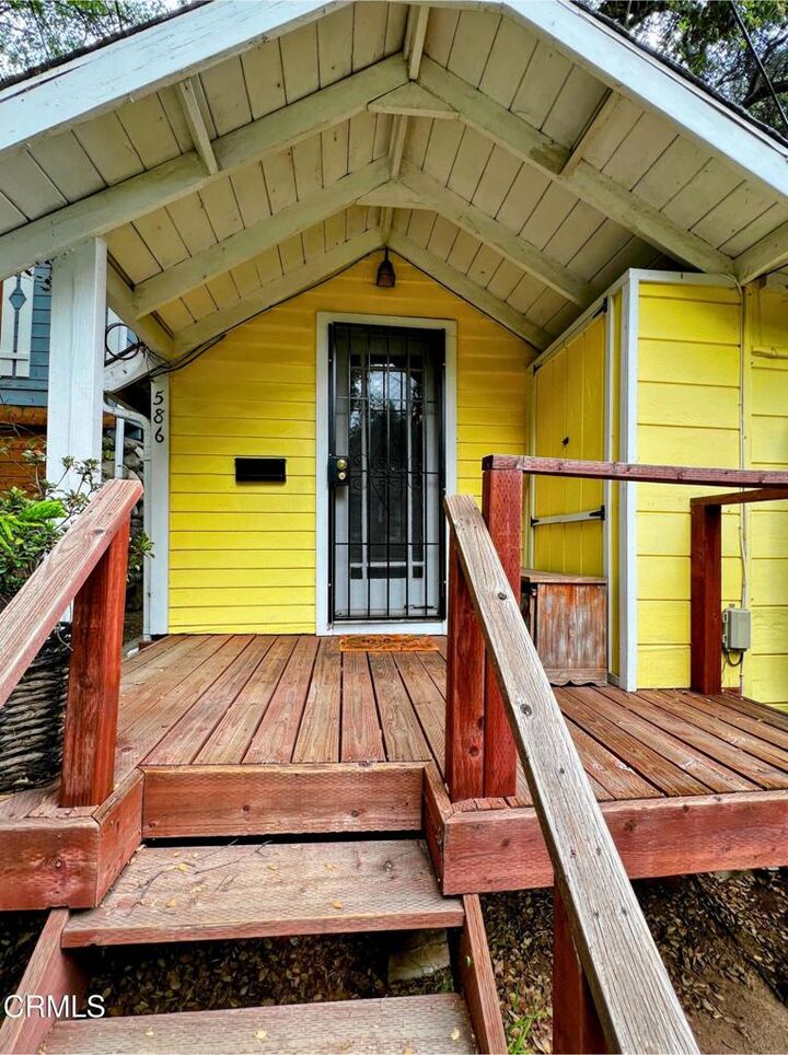 Property Photo:  586 Los Rocas Drive  CA 91024 
