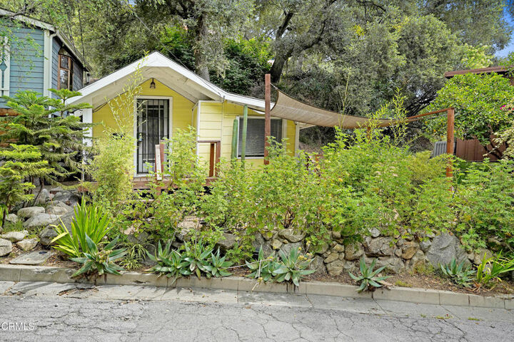 Property Photo:  586 Los Rocas Drive  CA 91024 